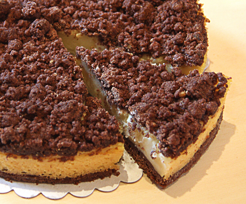 angeschnittene Streuseltorte